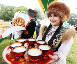 КАК ОТДЫХАЕМ?